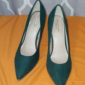 Andrew Marc green Heels